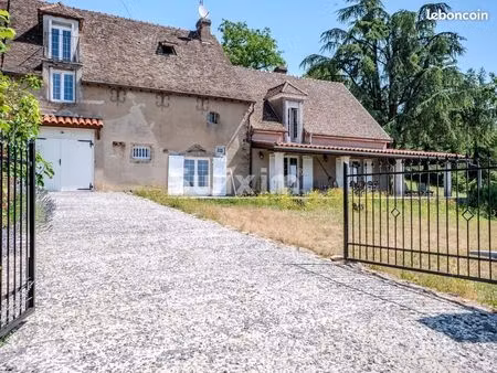 maison 7 pièces 261 m²