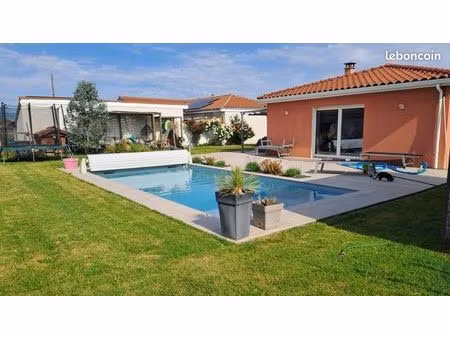 maison plain-pied récente – 118 m² avec piscine climatisation double garage + dépendance– 