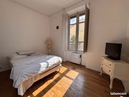 villeurbanne · t2 meublé de 49 m² avec balcon  à 5 min du métro a