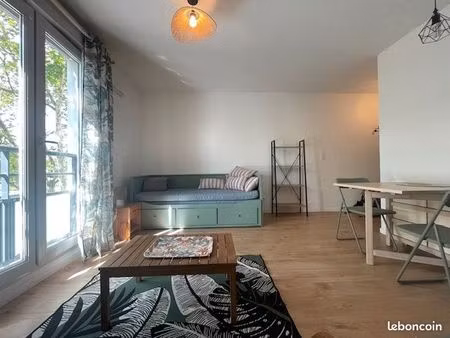 studio meublé de 25 m² face au métro cuire