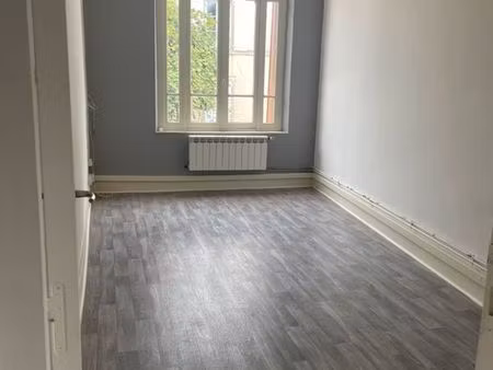 appartement non meublé  entrée privative  près de la gare et des transports  mais qui pour