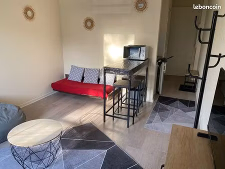 à louer - studio 21.5m² - niort - proche ecoles (iut)