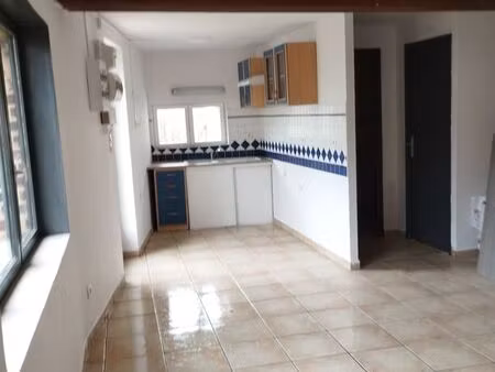 disponible  69m2  feu à pellets