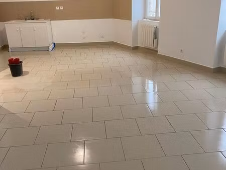 belle appartement t4 lumineux proche mairie / hopital