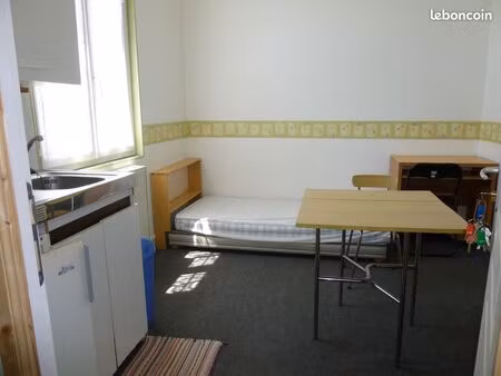 à louer studio meublé