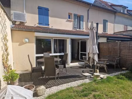 maison de ville t4 meublée champs sur marne