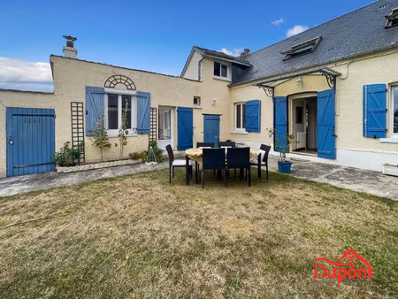 maison individuelle trois chambres  jardin  piscine à bernoy le