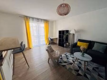 location appartement 2 pièces à angers (49000) : à louer 2 pièces / 45m² angers