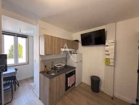 location appartement t1 meublé à la roche-sur-yon centre ville (85000) : à louer t1 meublé