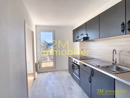 location appartement 3 pièces 67 77 m2 avec balcon et parkin