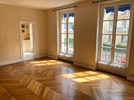 appartement 2 pièces 50m2 - 2 minutes à pied du rer a saint germain en laye