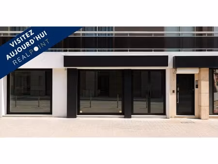 location commerce cannes 06400 84m²