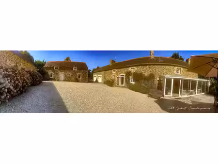 maison de maître 290m2 sur 7200 m2 de terrain avec tennis