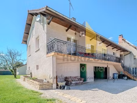 maison sur-sous sol complet  mitoyenne  aux portes de bletterans