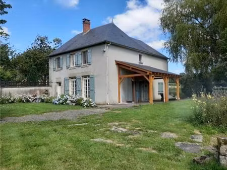 maison de caractère en pierre  121 m²  5 chambres avec belles dépendances sur 6 688 m² de 