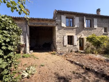 charmante maison de caractère avec grand hangar  dépendances et jardin – excellent rapport