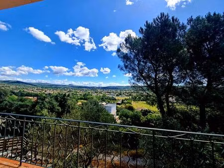 villa 195 m² - 5 chambres - terrain 5 267 m²