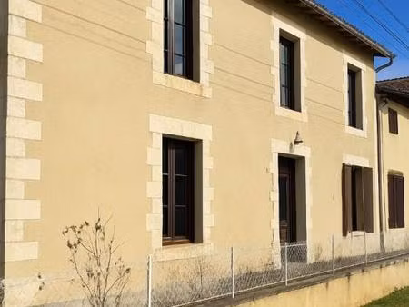 maison de caractère 158 m2 avec jardin et dépendance