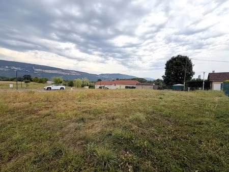 terrain 650 m² - montalieu-vercieu centre