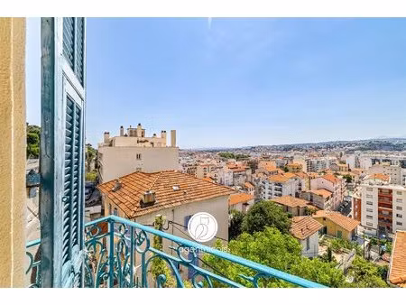 nice // boulevard bischoffsheim : 2 pièces / rénové / vue mer / balcon