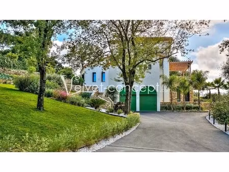 mougins - proche etang fontmerle - vue panoramique - villa entièrement rénovée avec...