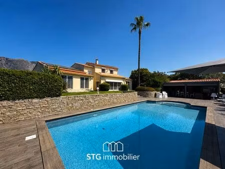 villa de 8 pièces de luxe en vente afa  france