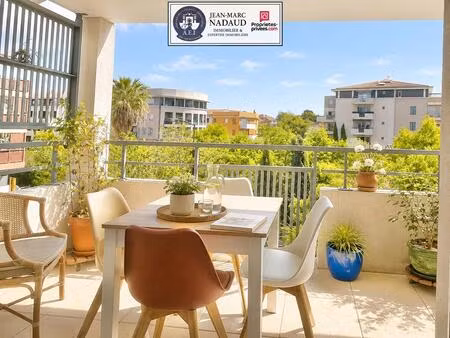 appartement récent - t2- terrasse indépendante-garage-sans vis à vis