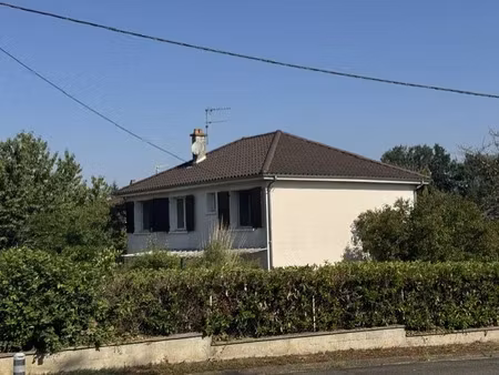 vente maison 5 pièces 99.23 m² à montmorillon (86500)  127 800 €