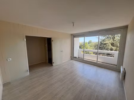 location appartement 2 pièces 52m²