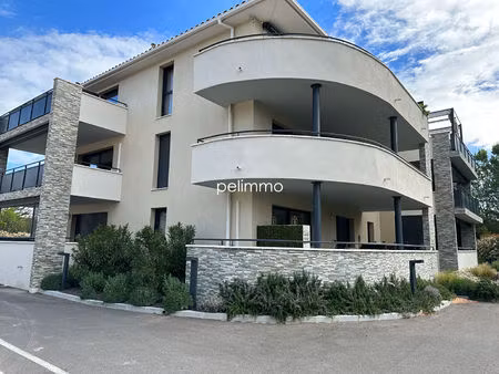 eyguieres - appartement meuble t2 + terrasse + place de parking - 40.32m2