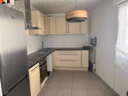 location appartement 4 pièces 82m² irigny 69540