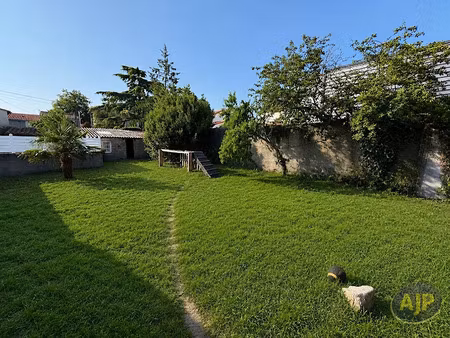 vente maison 4 pièces 102 m² à le longeron (49710)  176 000 €