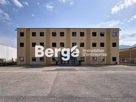 location entrepôt carros 06510 3724m²