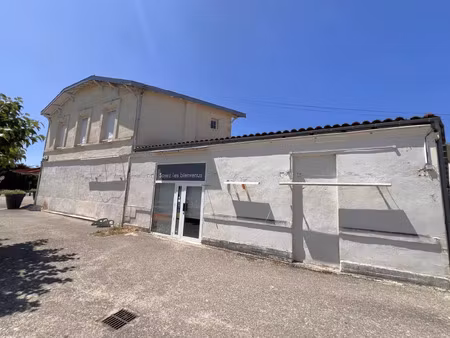 location local commercial 3 pièces 133 m2 à arsac