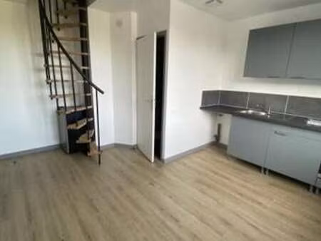 location appartement t1 à loudéac (22600) : à louer t1 / 22m² loudéac