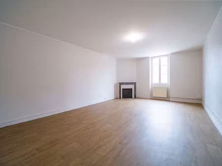 location appartement 4 pièces 84m²