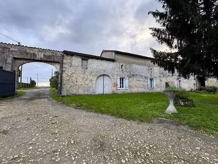 vente maison 4 pièces 157 m² à saint-germain-de-lusignan (17500)  244 950 €