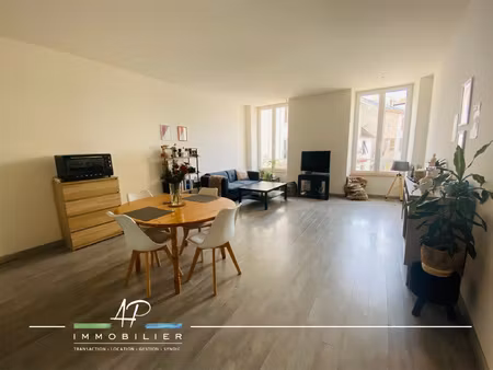 location appartement 3 pièces 79m² gray 70100