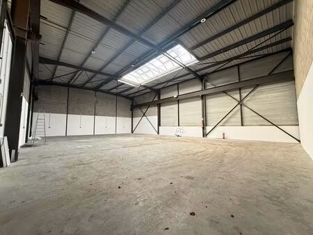 location local d’activités le thillay 95500 356m²