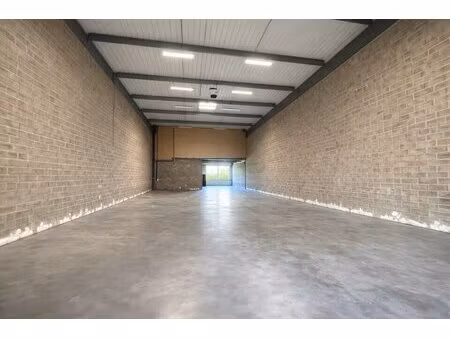 location local d’activités stains 93240 491m²