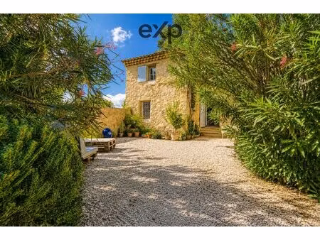 mas de caractère en pierre à ansouis (sud luberon)