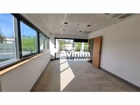 prestigieux bureau de 173 m2 en location - chavanod  france