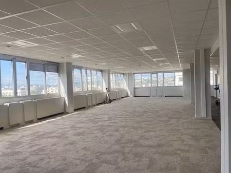 bureau de prestige de 2470 m2 en location - lyon  auvergne-rhône-alpes