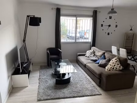 à vendre  un appartement clé en main refait avec goût  idéal pour un premier achat ou un..
