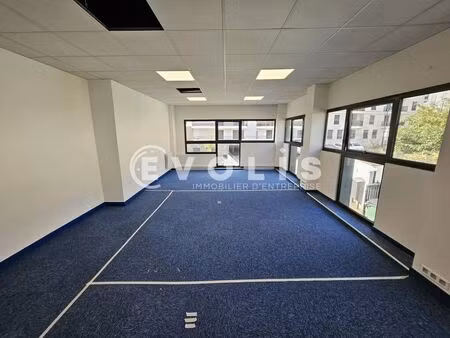 location bureaux 37 m² à 118 m²