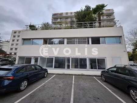 location bureaux 277 m² à 776 m²