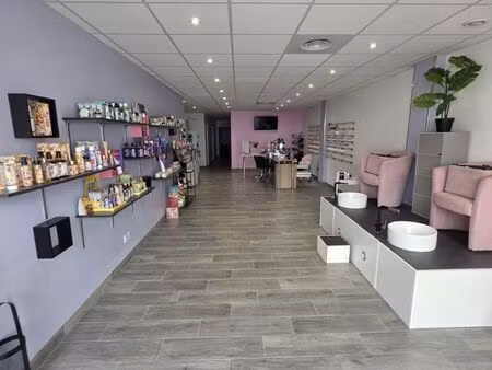boutique/local commercial à la rochefoucauld-en-angoumois (16110)