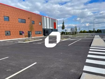 location local d’activités le thillay 95500 2617m²