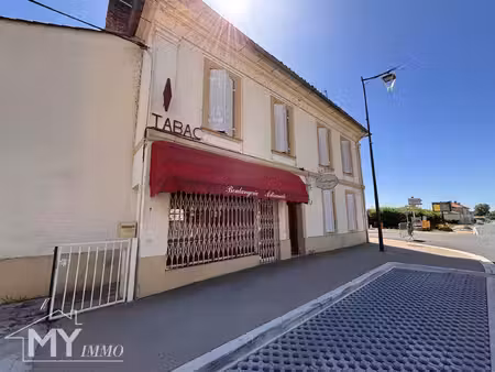st pey de castets : maison de bourg