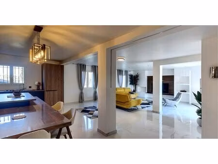 à vendre : maison rénovée avec goût vedène  135 m2 sur terrain de 700 m2